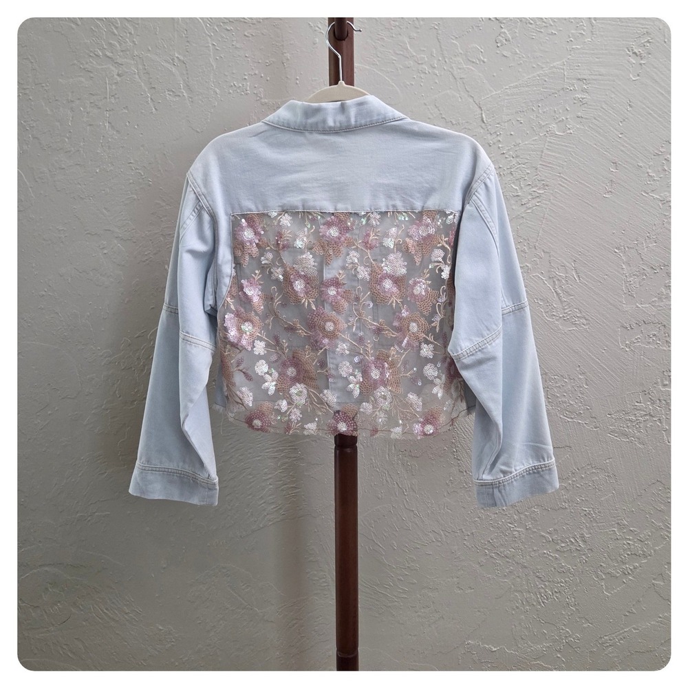 J106. Women's Light Wash Chambray Sequins Floral‎ Jacket